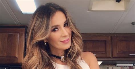 Catherine Siachoque se desnuda en escenas súper sexxxy con。